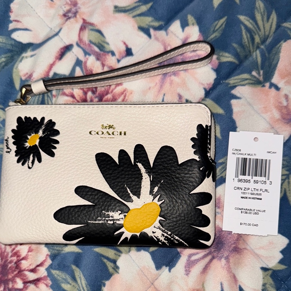 NWT - Coach White and Black Floral Wristlet